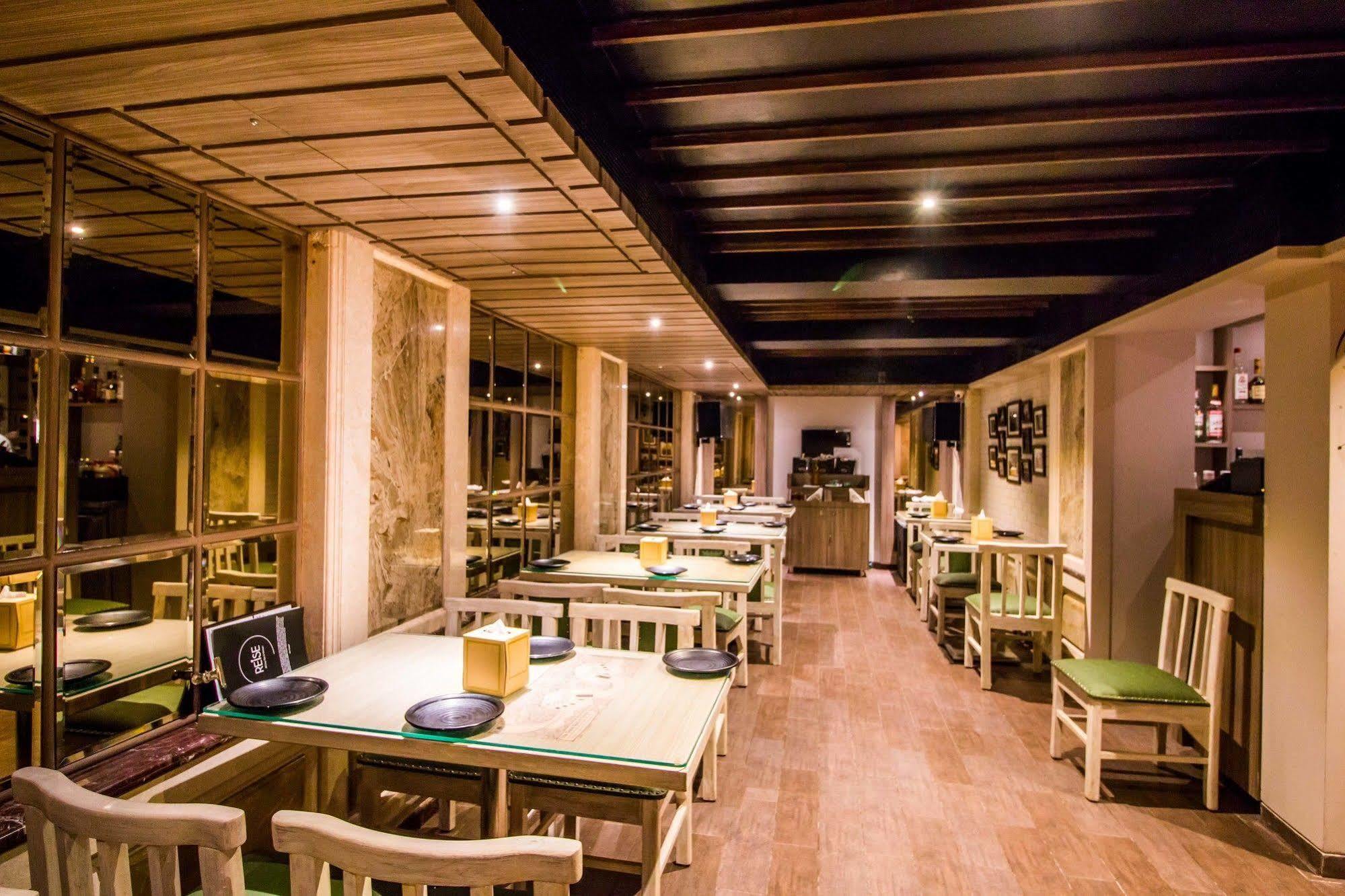 Hotel Oriental Aster - Mumbai International Airport Εξωτερικό φωτογραφία